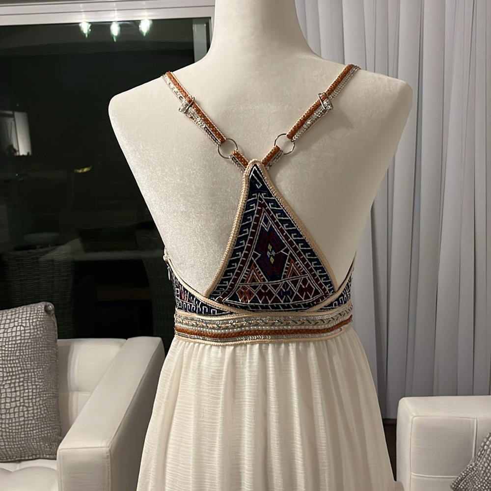 Boston Proper L'atiste Dresses |
Embroidered Triangle Maxi Dress - Picture 4 of 6